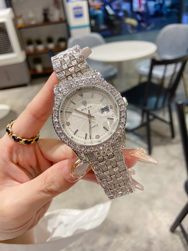 ブランド時計背面デザイン